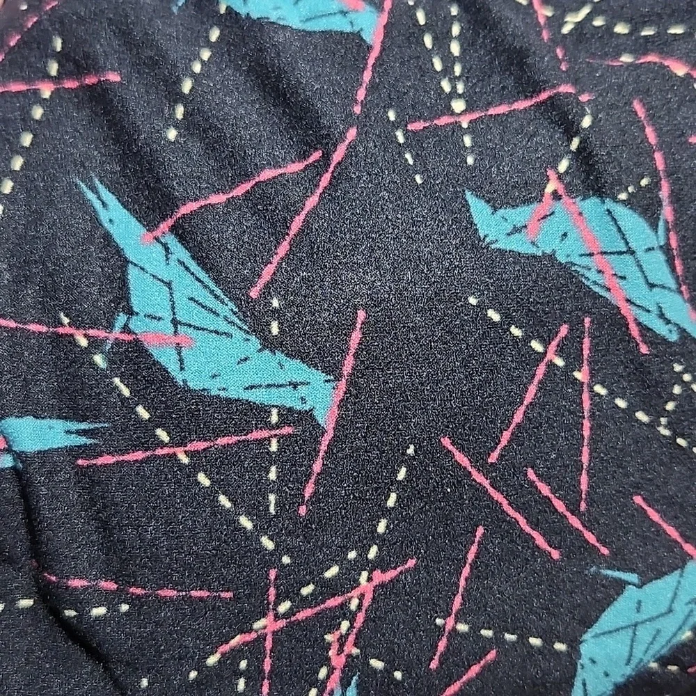 LULAROE LLR OS Bird Patterned Buttery Soft Legging One Size